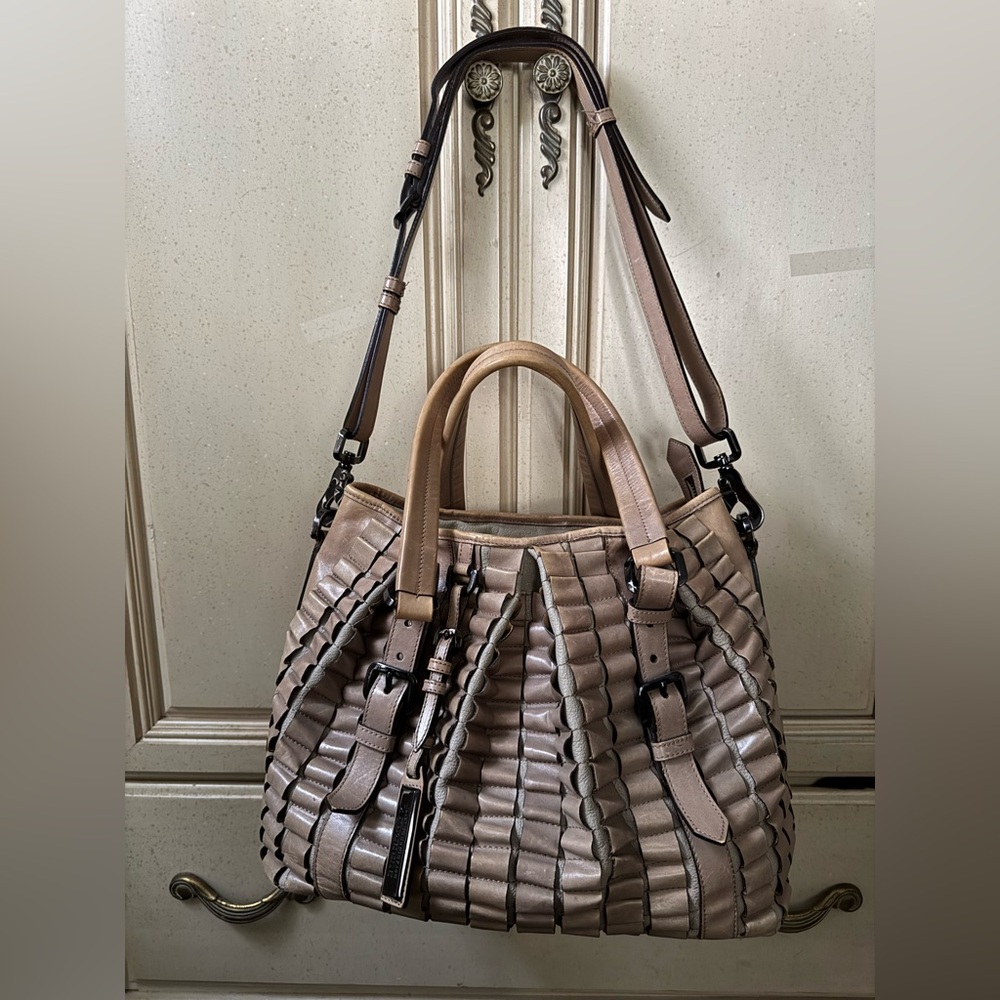 Burberry elegant Tan and Black Women's Handbag